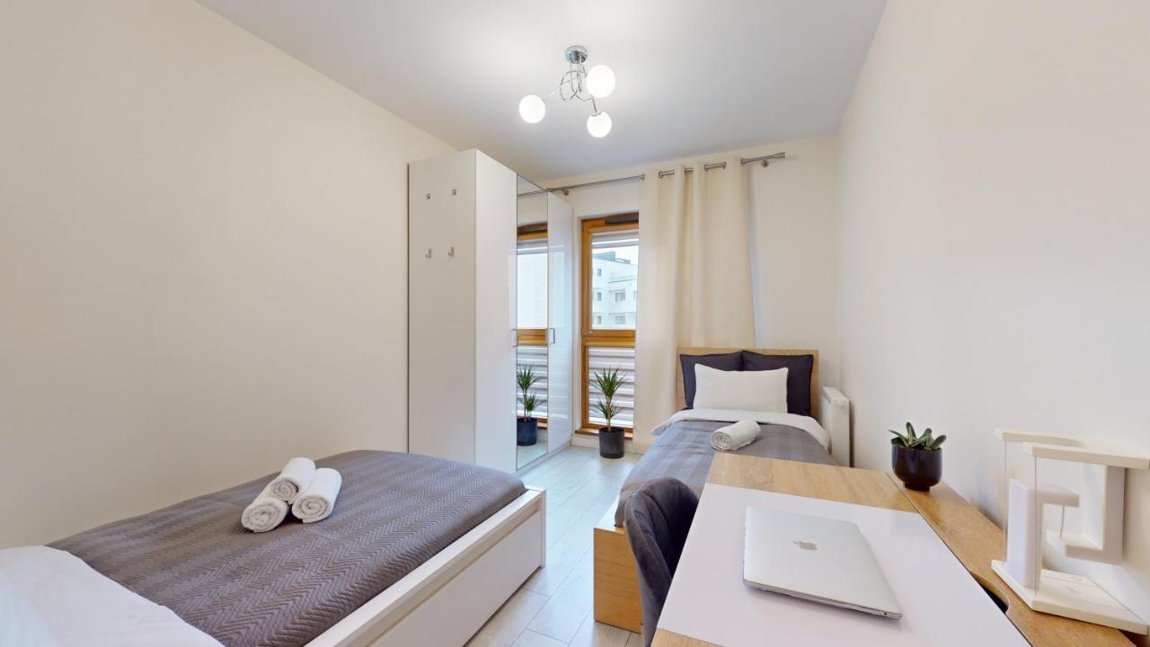 Family House Near The Market Square -Perfect For Family & Business Stays - Ksiecia Witolda Street 500 Steps To Market Square - 2 Bedrooms,2 Parking Places Breslau Exterior foto
