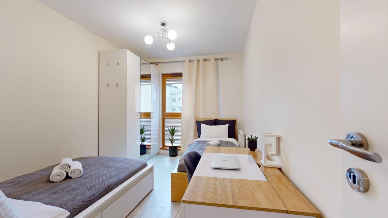 Family House Near The Market Square -Perfect For Family & Business Stays - Ksiecia Witolda Street 500 Steps To Market Square - 2 Bedrooms,2 Parking Places Breslau Exterior foto