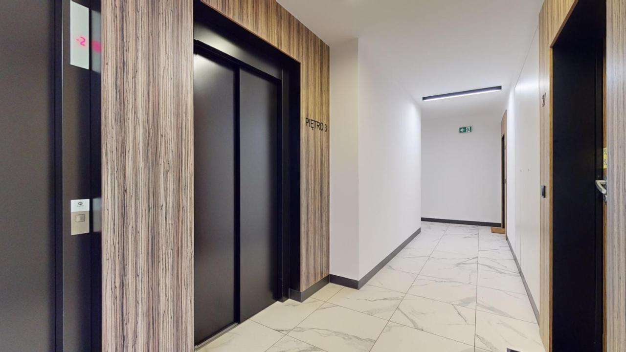 Family House Near The Market Square -Perfect For Family & Business Stays - Ksiecia Witolda Street 500 Steps To Market Square - 2 Bedrooms,2 Parking Places Breslau Exterior foto