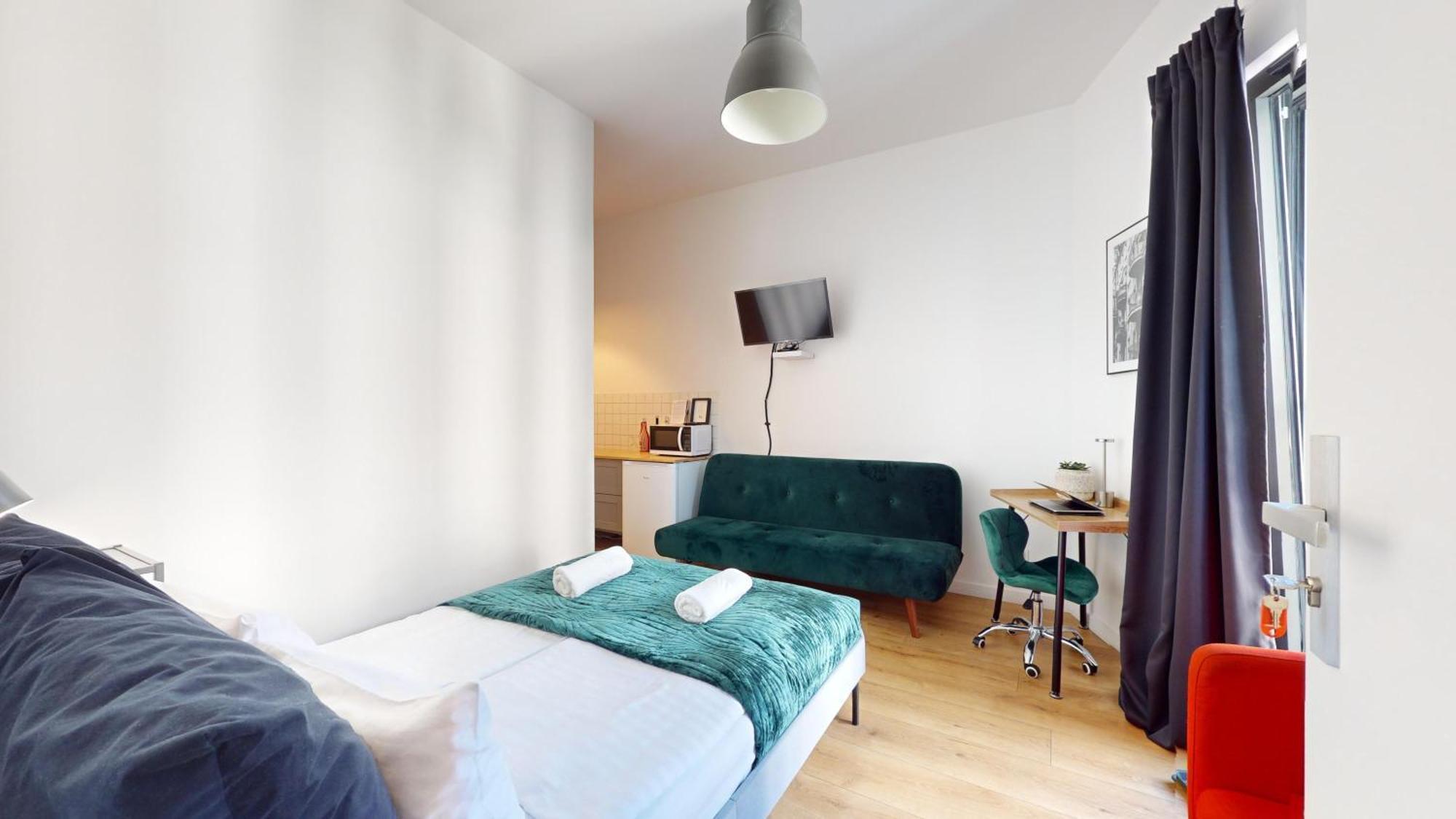 Family House Near The Market Square -Perfect For Family & Business Stays - Ksiecia Witolda Street 500 Steps To Market Square - 2 Bedrooms,2 Parking Places Breslau Exterior foto